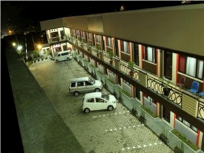 Gumilang Hotel Bogor Exterior photo