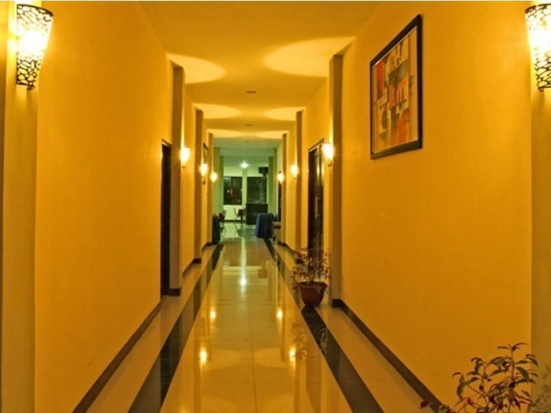 Gumilang Hotel Bogor Exterior photo