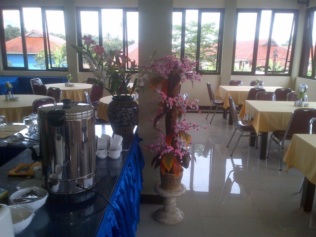 Gumilang Hotel Bogor Exterior photo