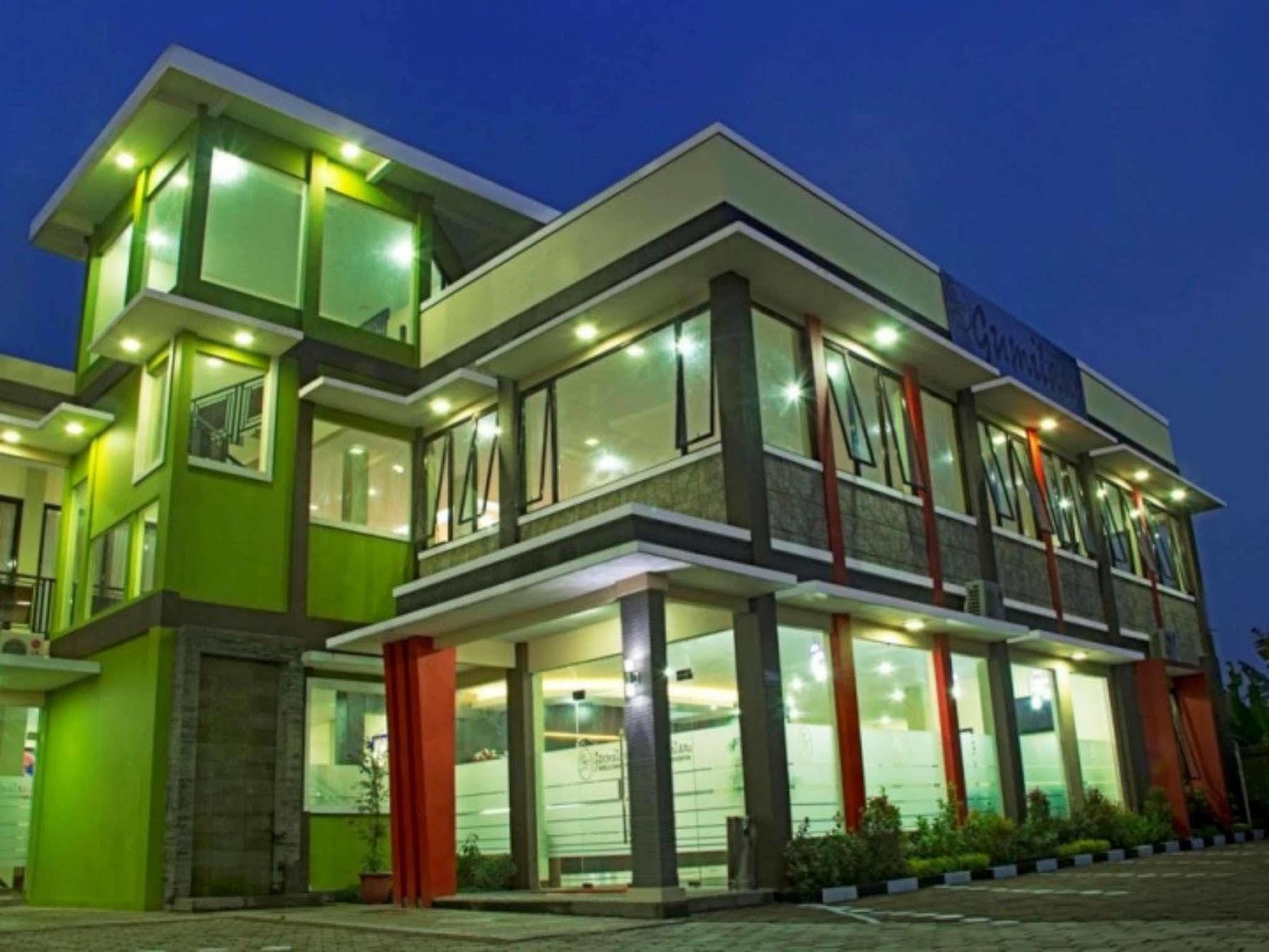 Gumilang Hotel Bogor Exterior photo